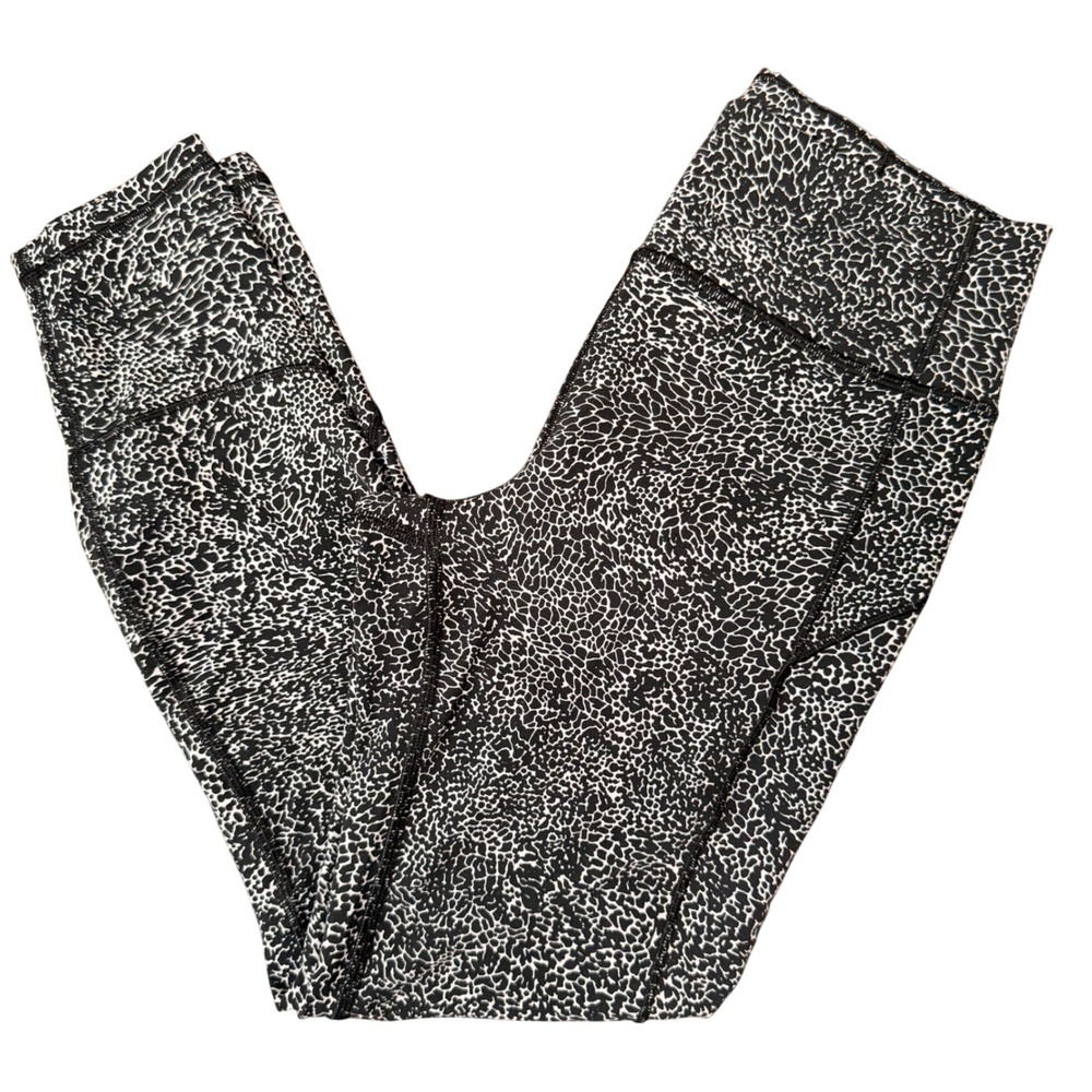 Lululemon In Movement Tight 25" Everluxe Leggings (8) Activewear Animal Print - Picture 14 of 14